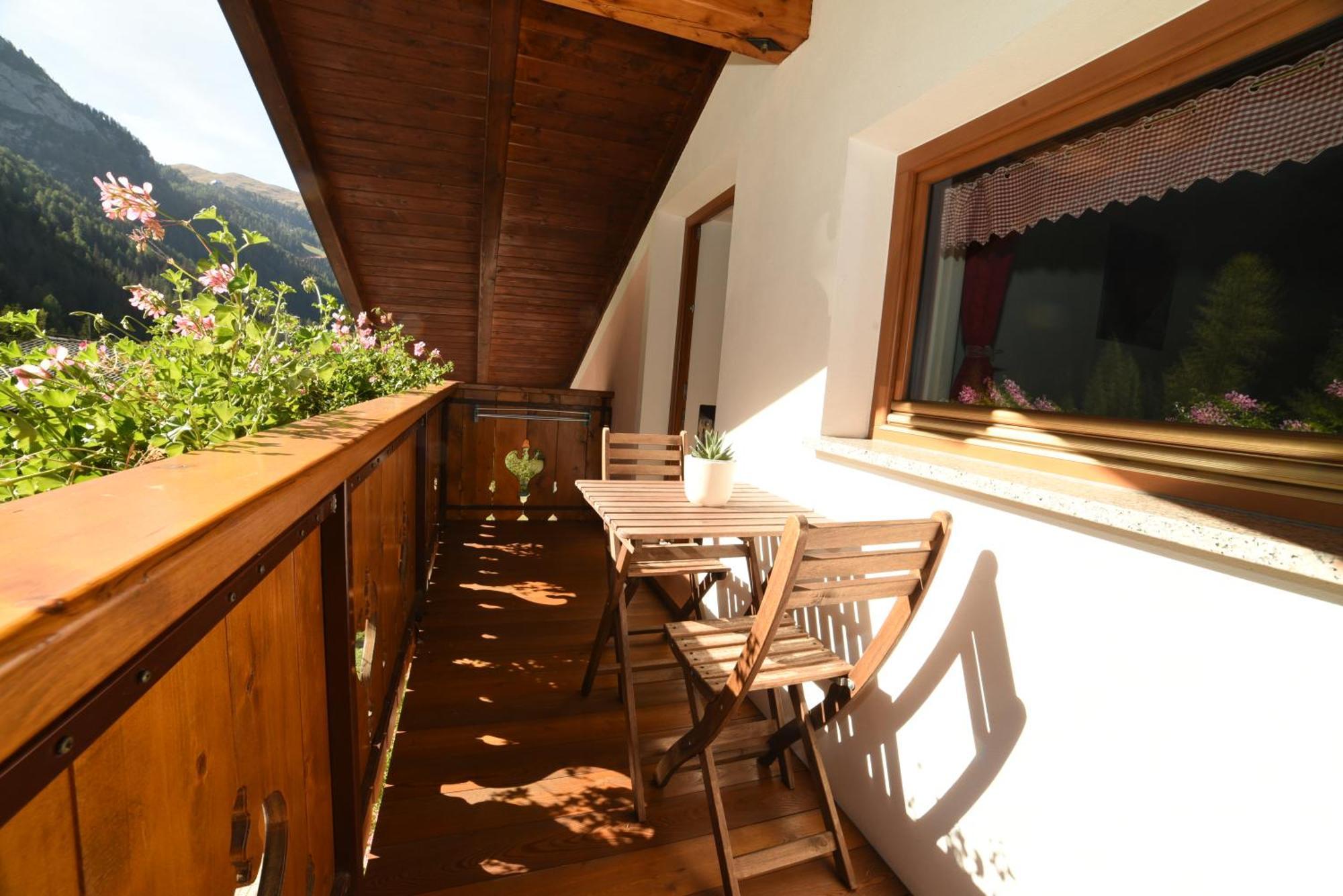 Appartement Cesa Mandi E Miky à Canazei Extérieur photo